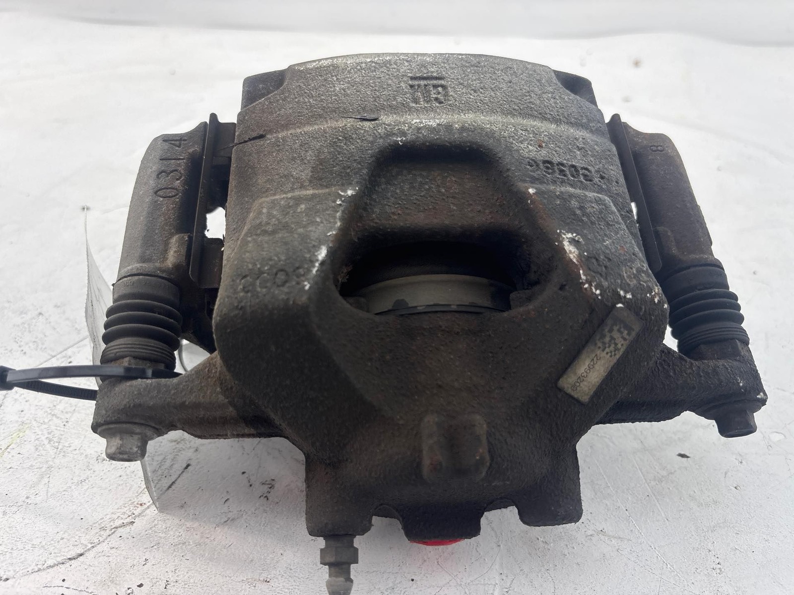 2013-2017 Chevrolet Trax Front Left Brake Caliper Assembly OEM 22993209