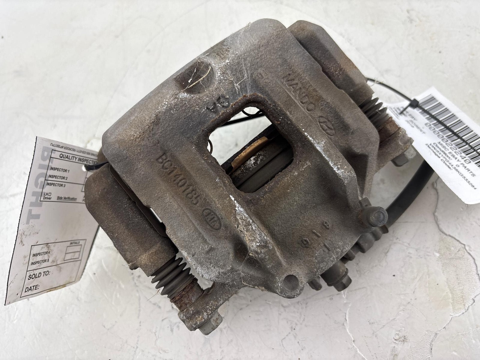 2016-2020 Kia Sorento Front Right Brake Caliper Assembly OEM