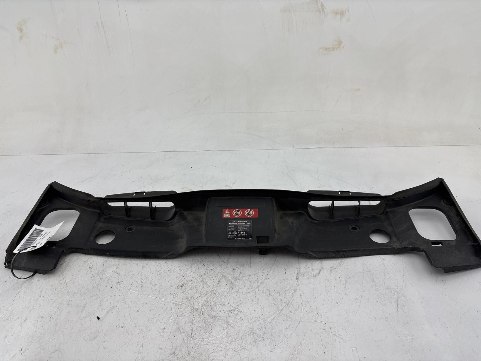 2012-2018 MERCEDES CLS550 W218 FRONT UPPER RADIATOR AIR BAFFLE COVER OEM