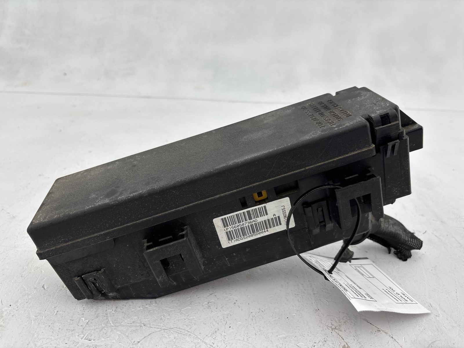 2006 Jeep Grand Cherokee 3.7L Engine Fuse Relay Box OEM