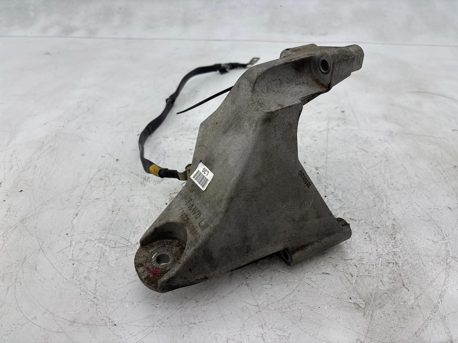 2019-2021 Genesis G70 2.0L AWD Left Front Engine Mount Bracket OEM 21826-J5300