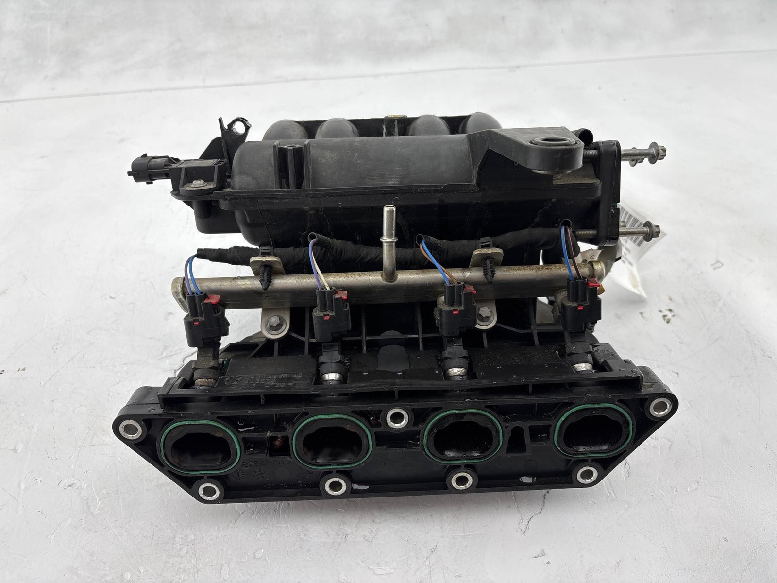2012-2017 Fiat 500 1.4L Intake Manifold w/fuel rail OEM