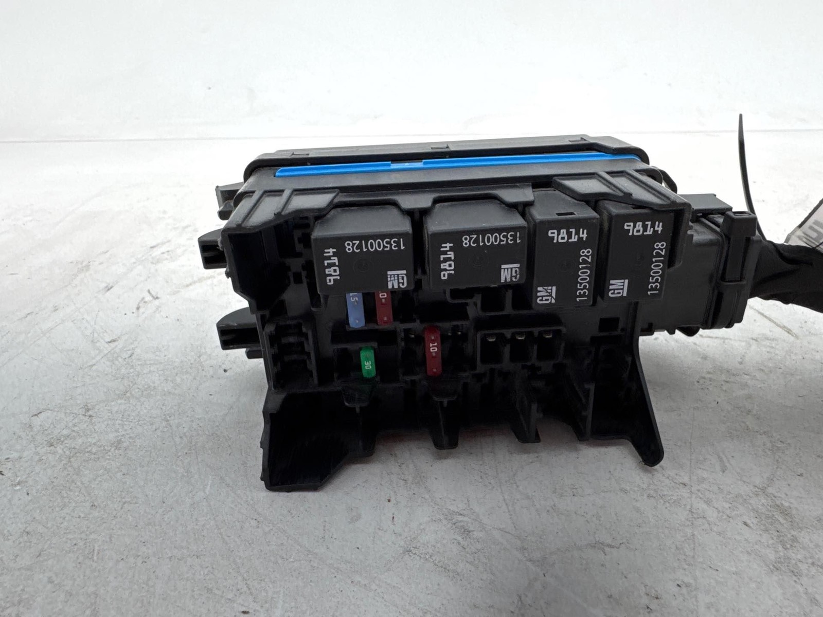 2021- 2022 CHEVY SILVERADO 1500 CABIN FUSE BOX OEM 35232561