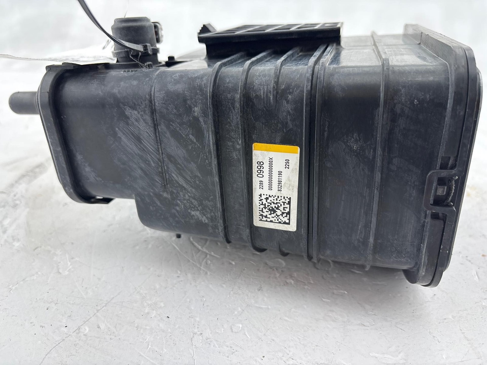 2013-2019 Cadillac ATS Fuel Vapor Evaporator Emission EVAP Canister OEM 22890998