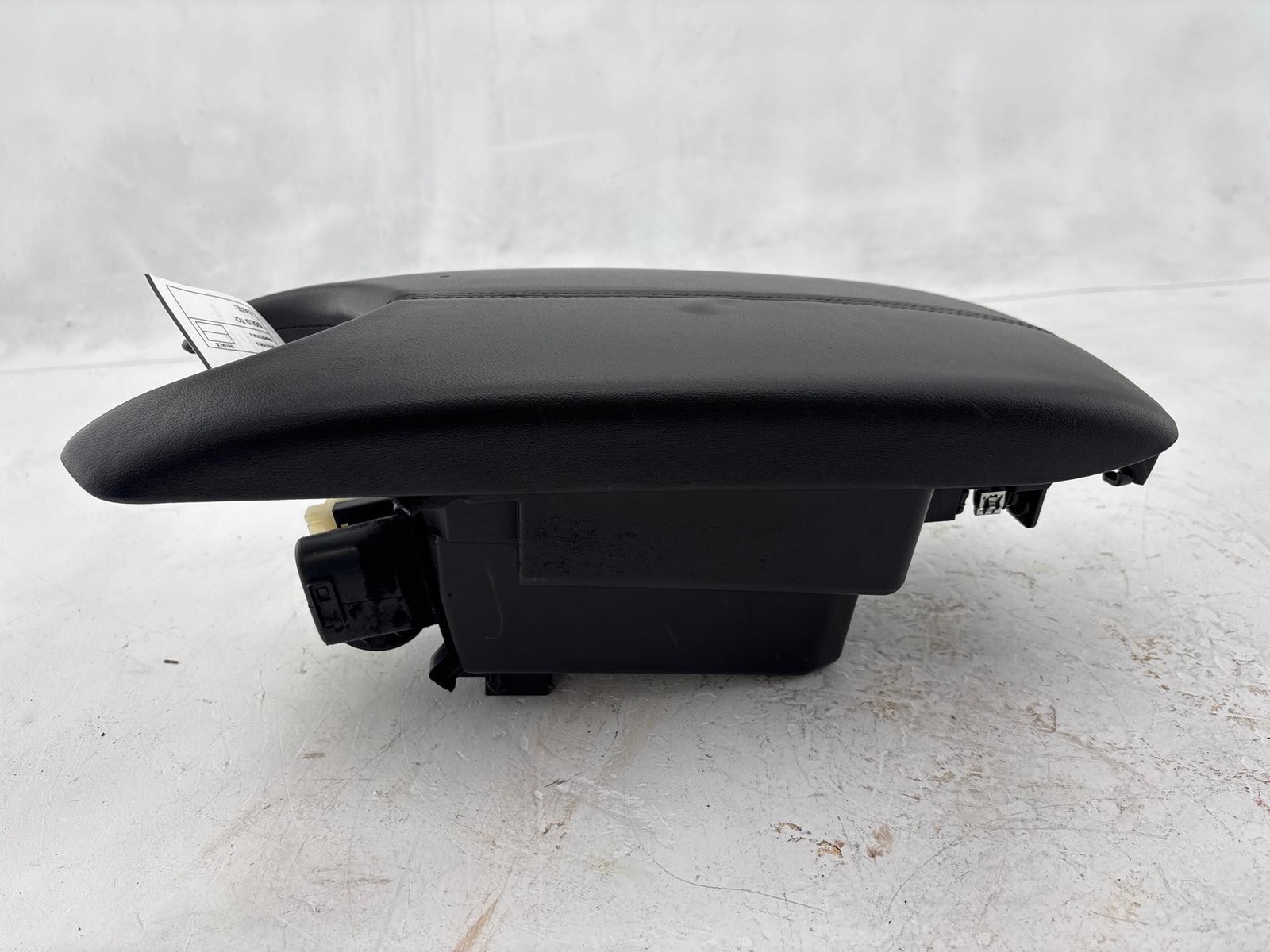 2015-2019 Cadillac ATS Center Floor Console Arm Rest Lid OEM