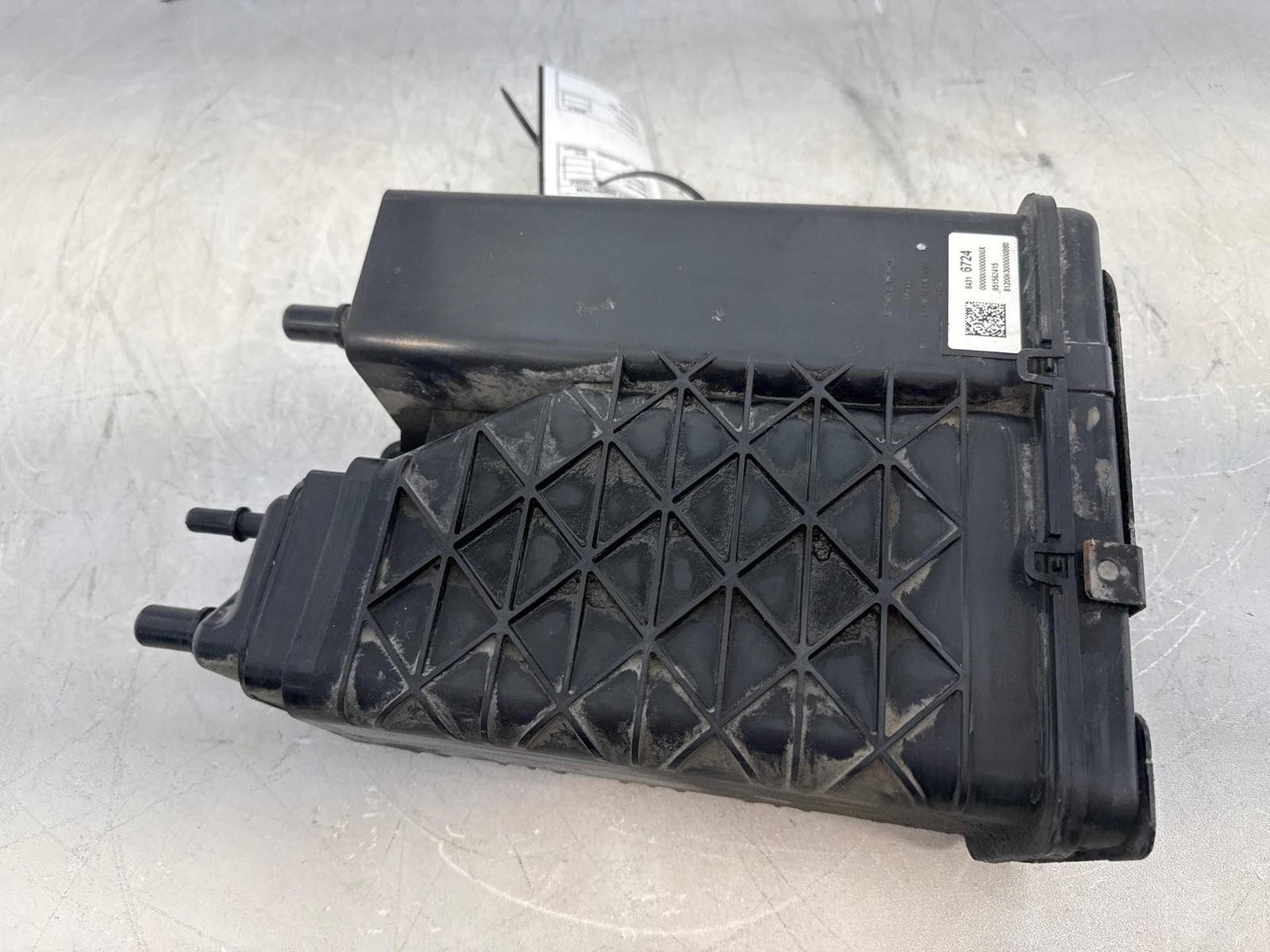 2017-2020 GMC Yukon XL 1500 Fuel Vapor Canister OEM 84316724