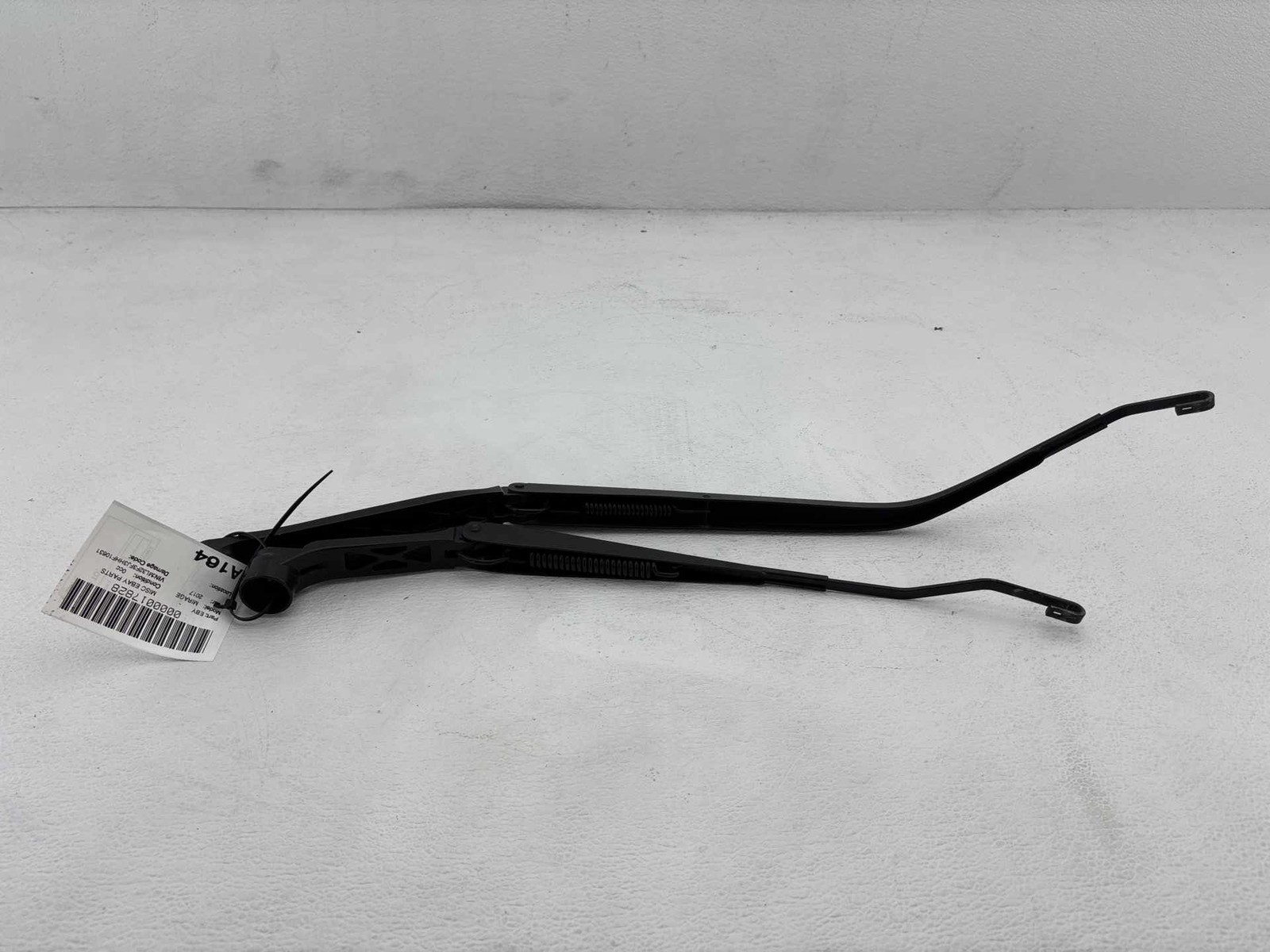 14-24 Mitsubishi Mirage G4 Front Left & Right Windshield Wiper Arm
