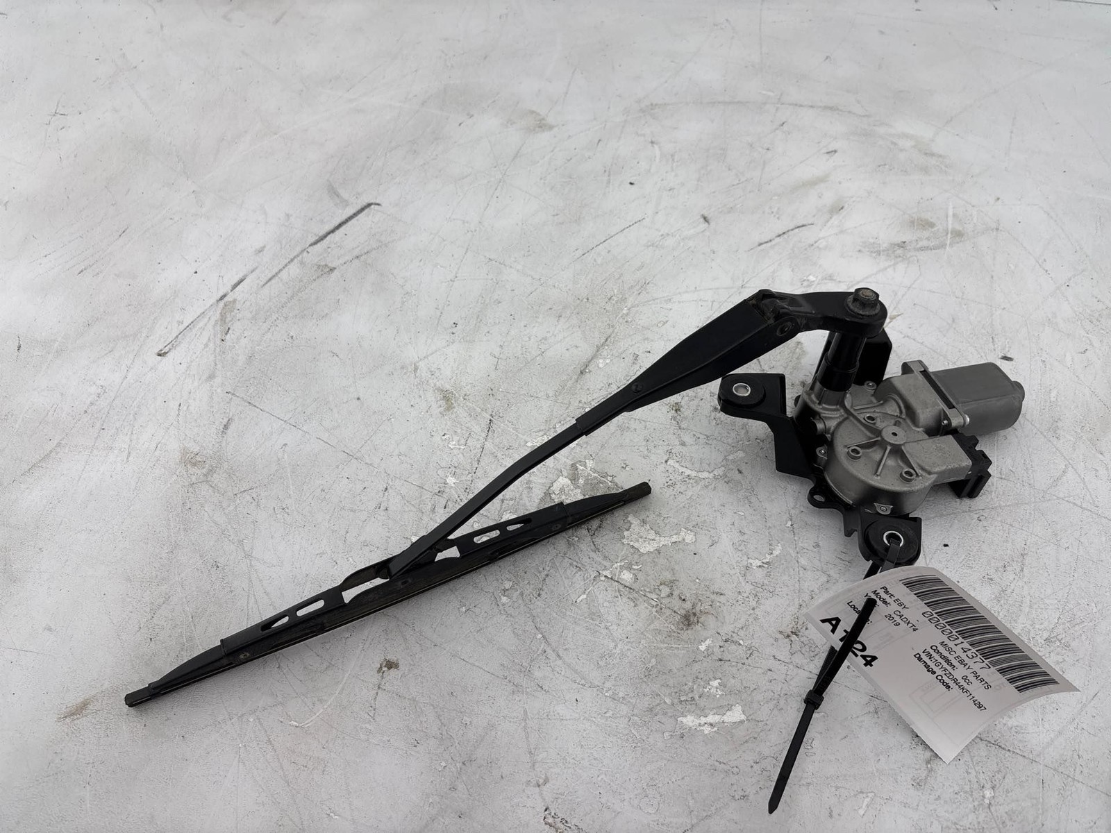 2019-2024 Cadillac XT4 Rear Liftgate Wiper Motor w/ Arm OEM 84442201