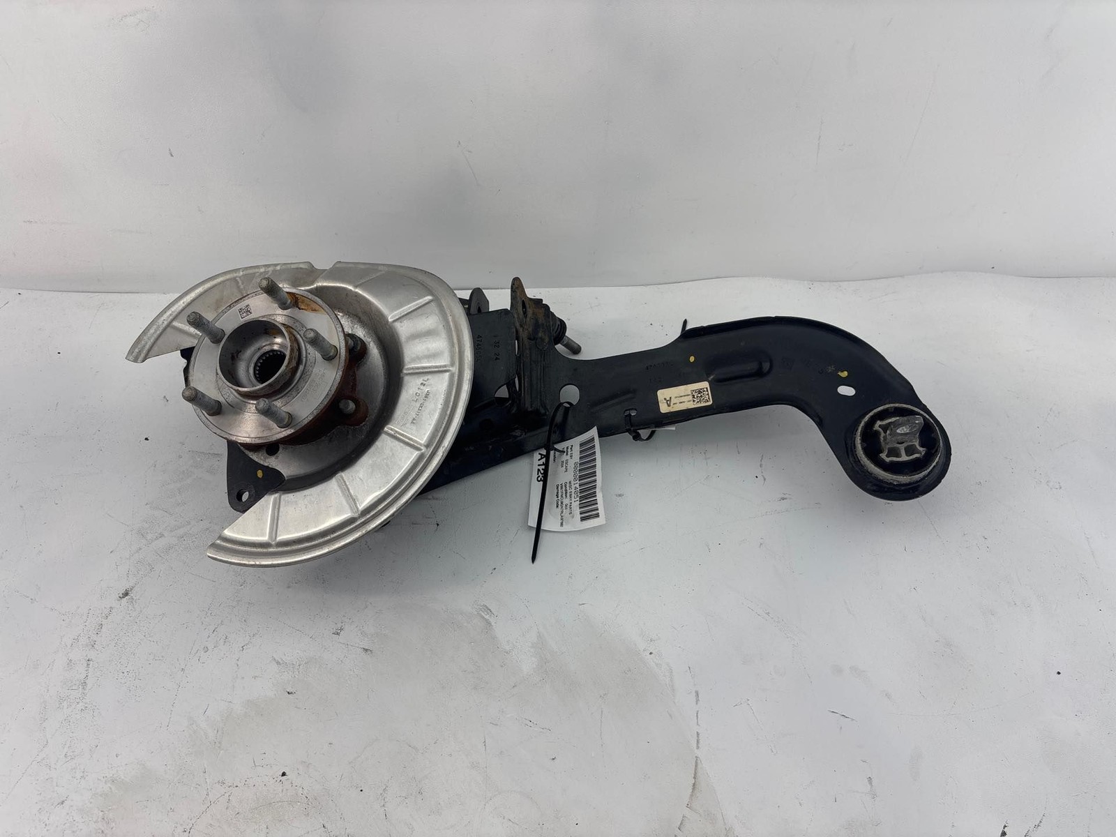 2020-2025 FORD ESCAPE FWD REAR LEFT SIDE SPINDLE KNUCKLE & WHEEL HUB OEM