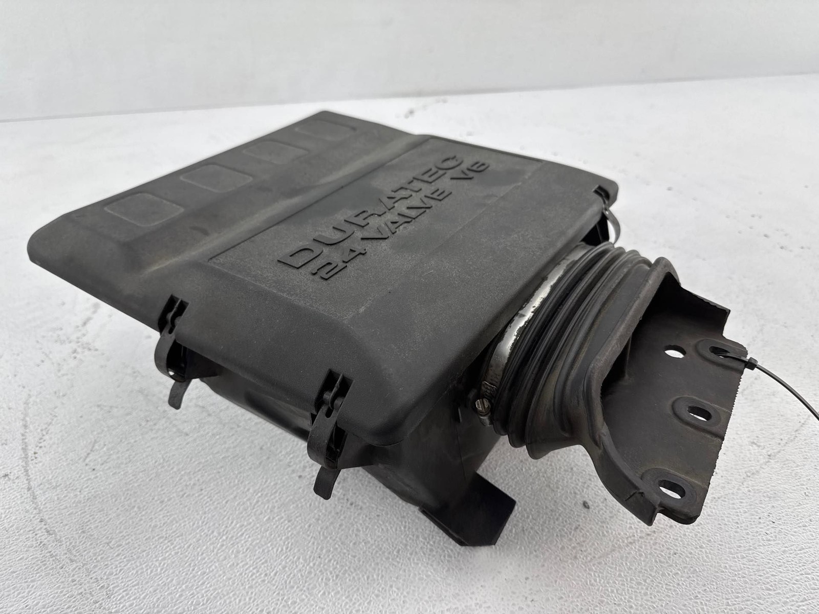 2010-2012 Ford Escape Air Intake Cleaner Box OEM