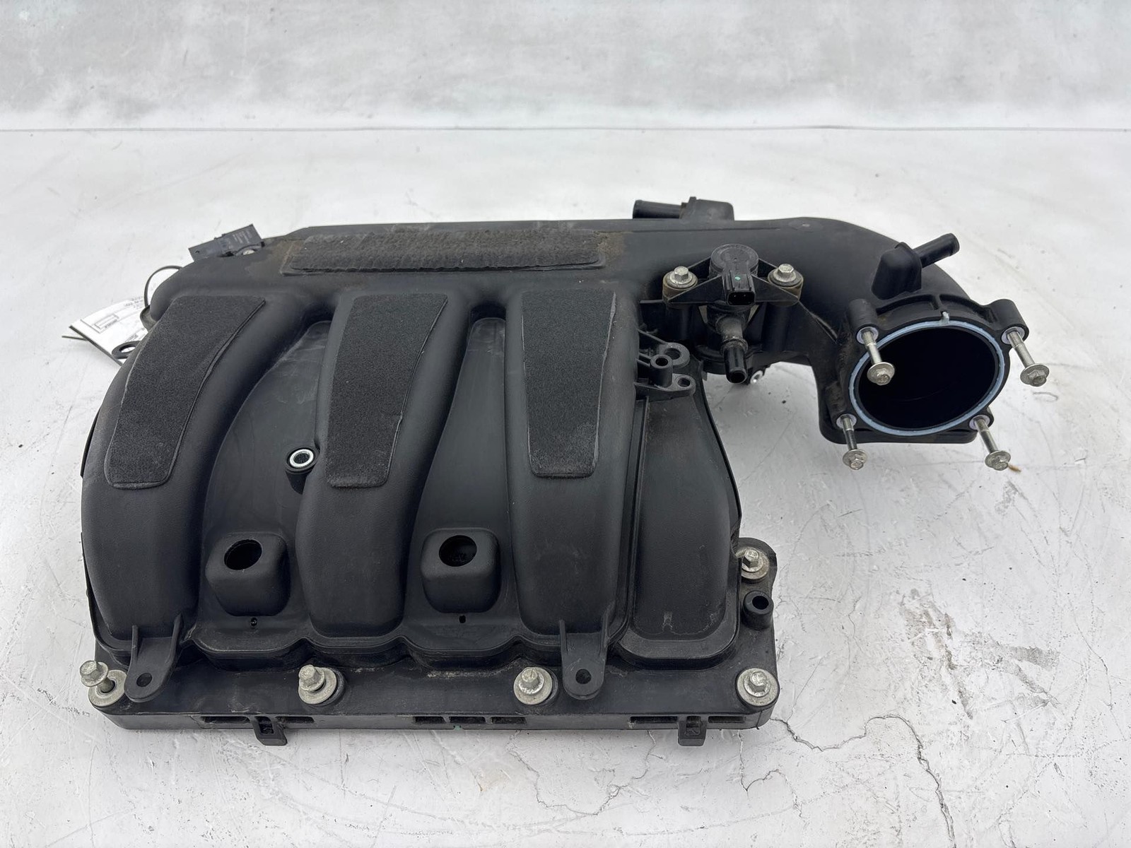 2016-2018 Lincoln MKX 3.7L Upper Engine Air Intake Manifold OEM
