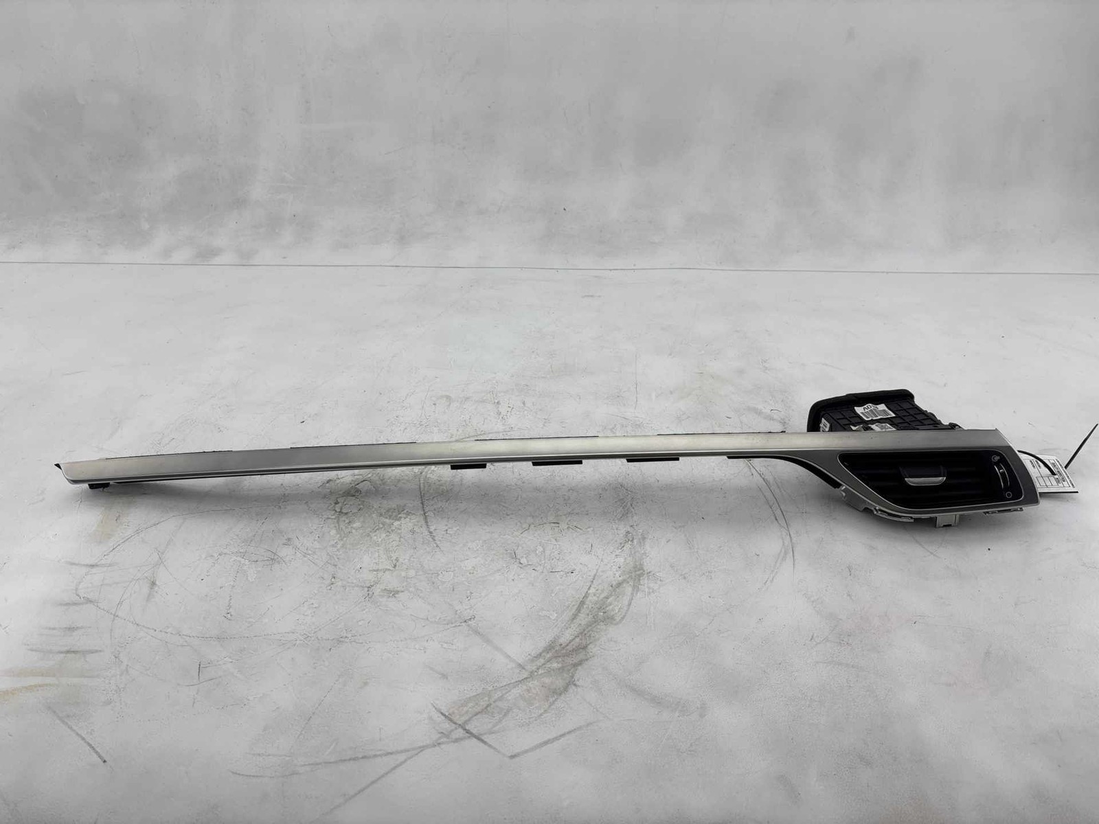 2019-2021 Genesis G70 Dash Right Air Vent Grille W/ Bezel Molding OEM