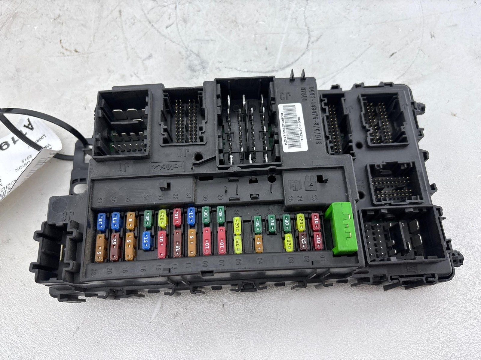 2015-2016 Ford Fusion Cabin Fuse Relay Distribution Box Multifunction Module OEM