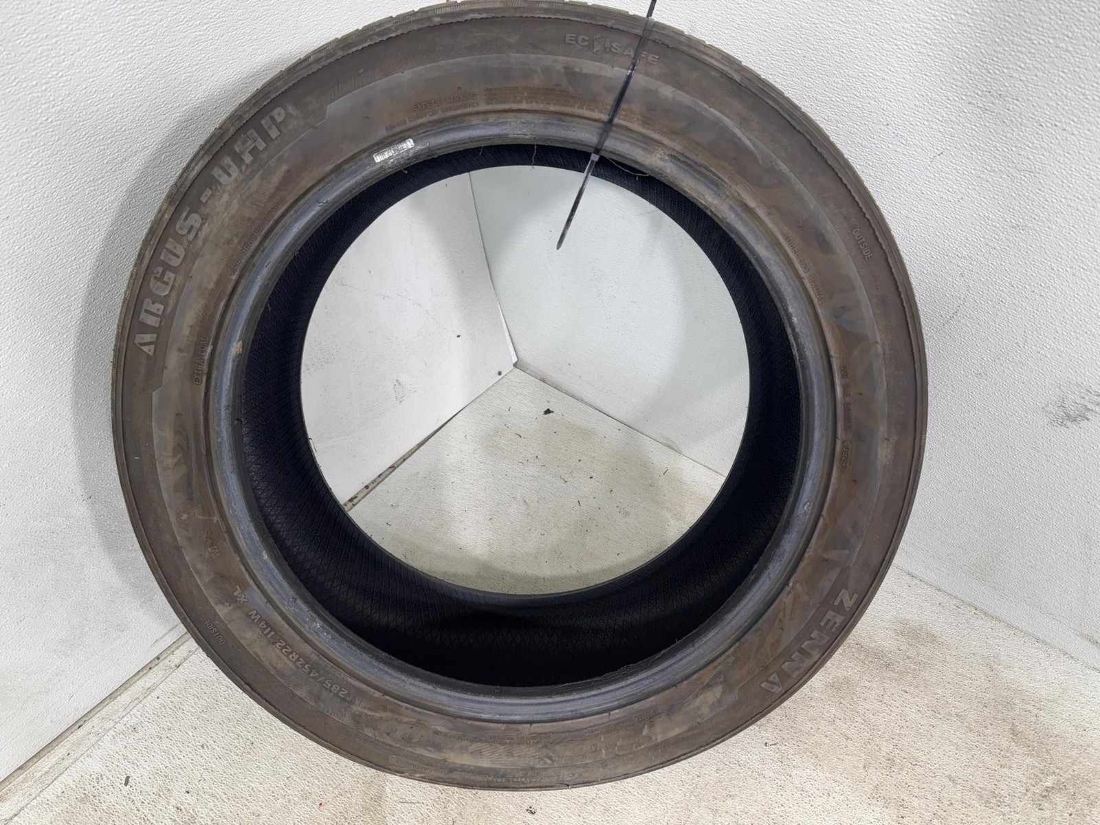 ZENNA ARGUS-UHP USED TIRE 285/45 ZR22 114W XL M+S 6/32