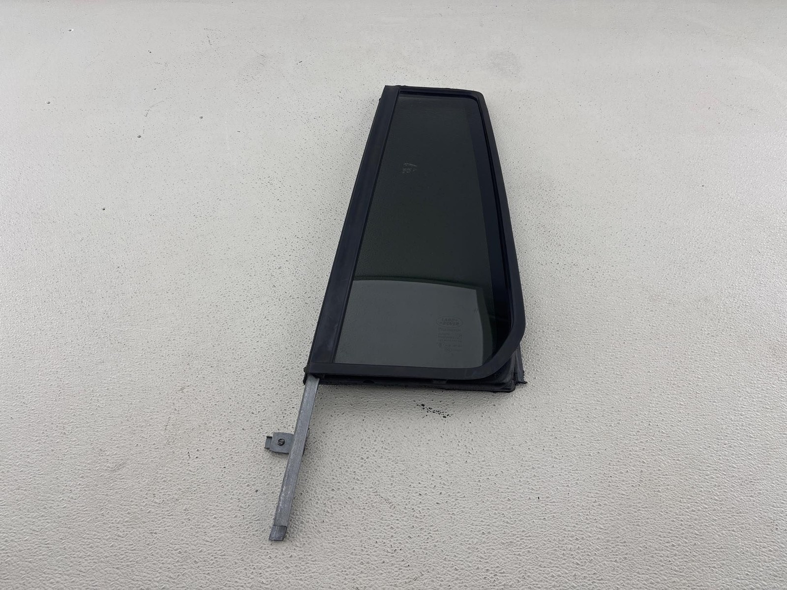 2010-2016 Land Rover LR4 Left Rear Door Vent Glass OEM