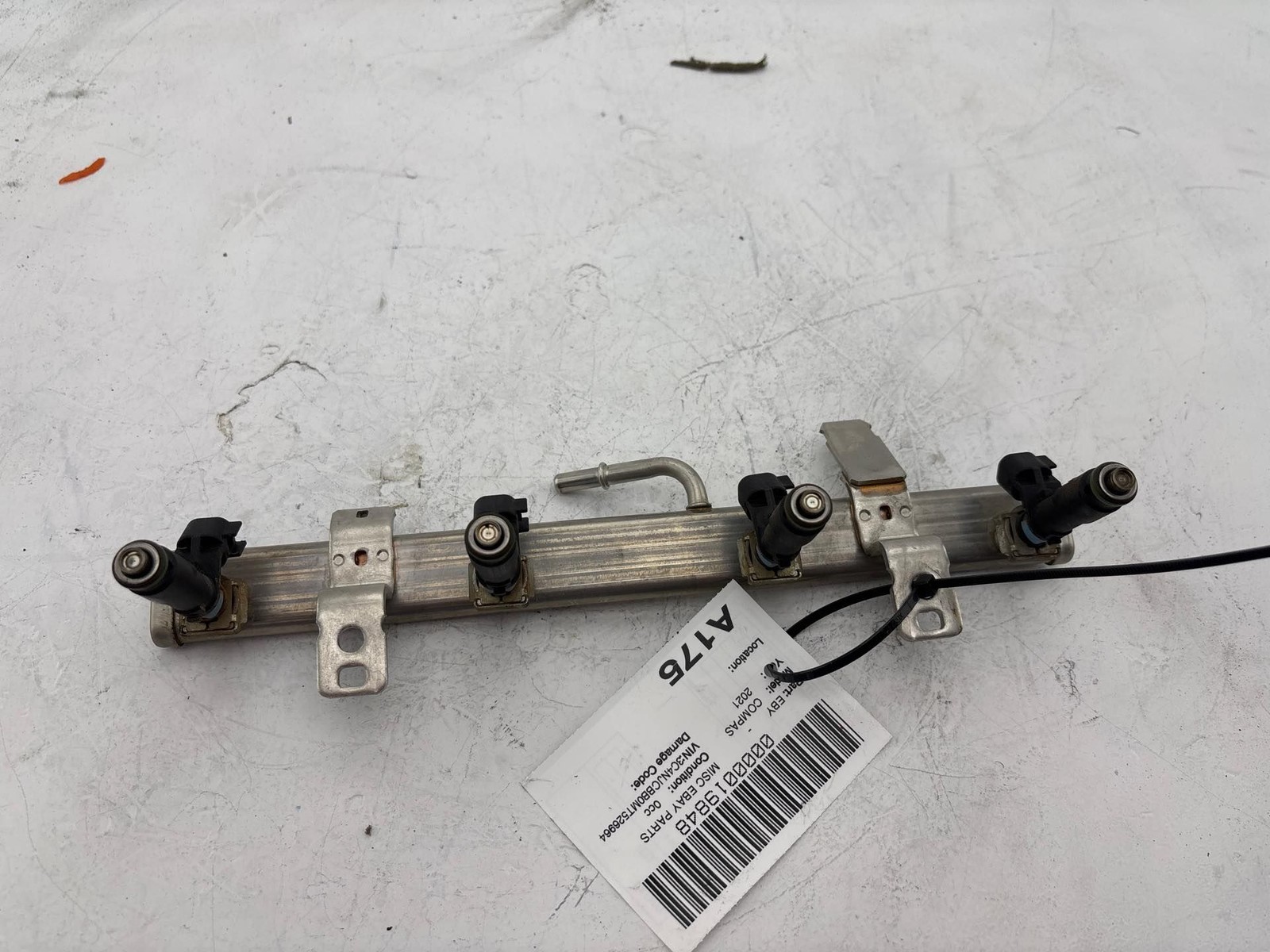 2018-2021 Jeep Compass 2.4L Fuel Injection Rail OEM