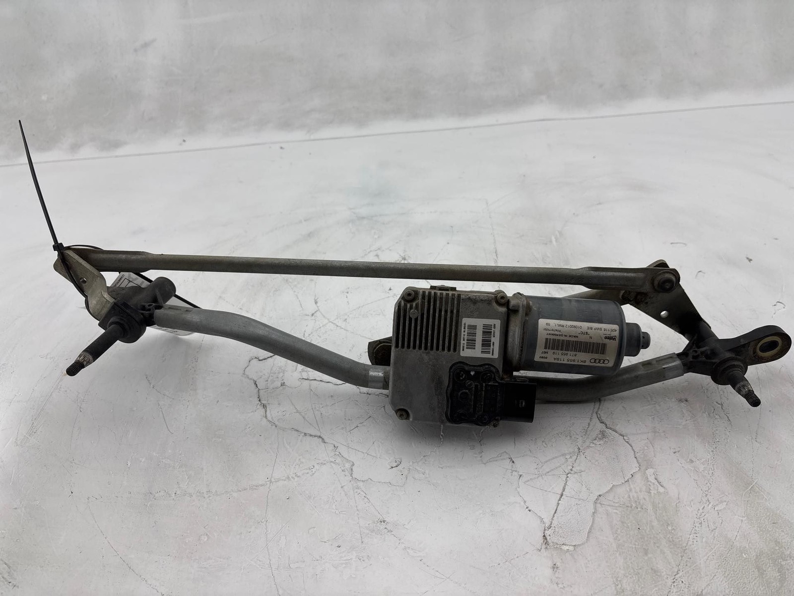 2009 - 2016 Audi A4 S4 Windshield Wiper Transmission Linkage W/Motor OEM