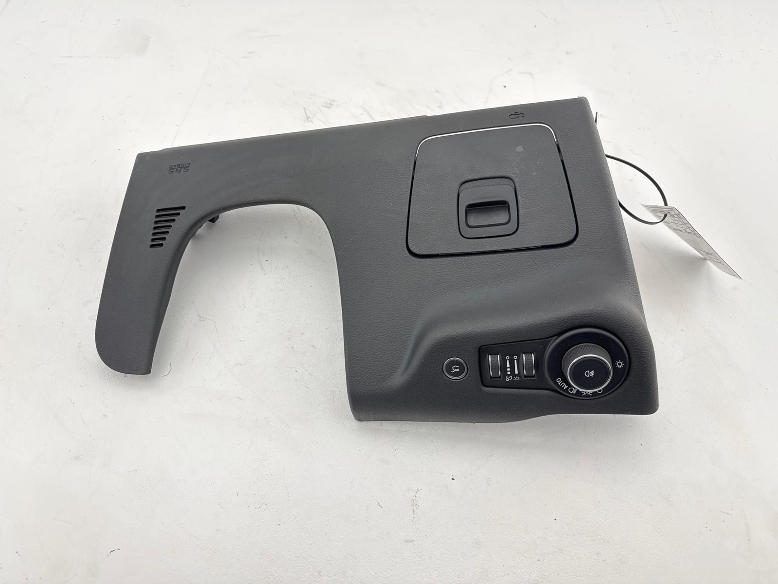 2019-2023 JEEP CHEROKEE Dash Lower Knee Bolster Panel 68269387AA OEM