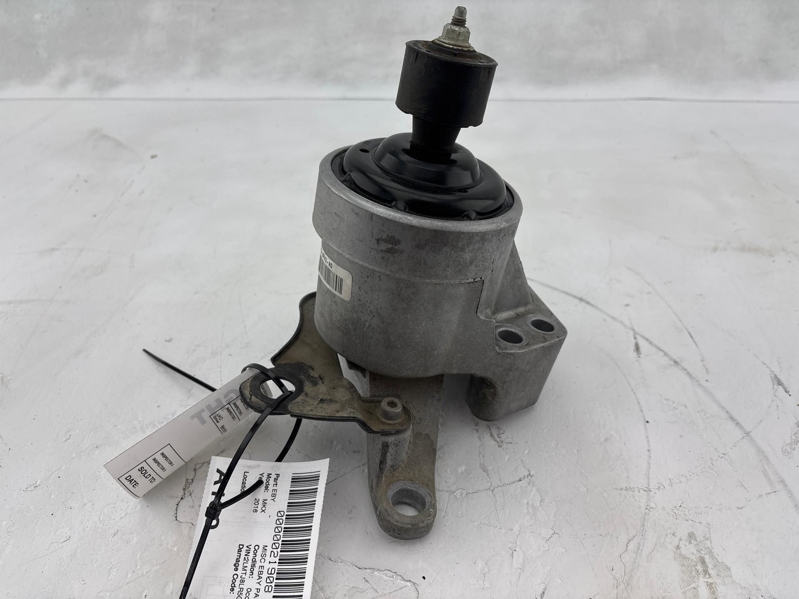 2016-2018 Lincoln MKX Engine Motor Mount Front Right OEM