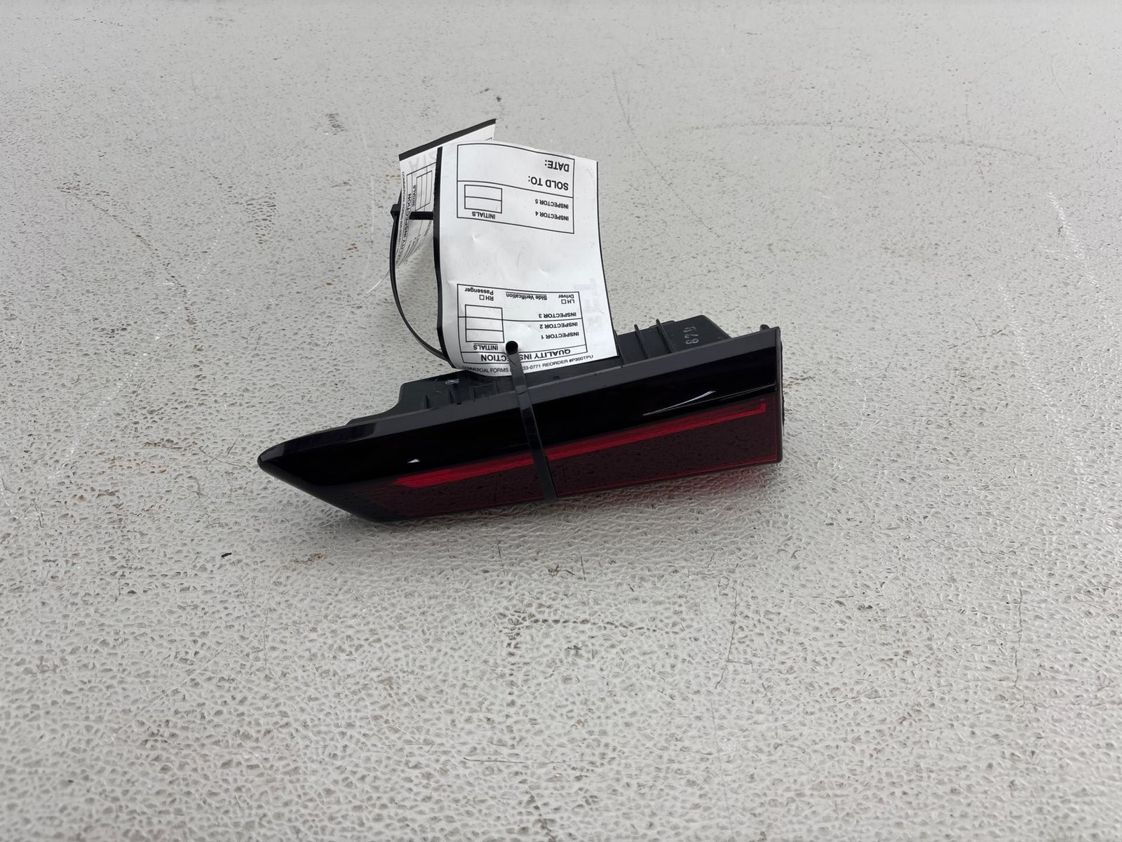 2019-2021 Cadillac XT4 Rear Left Tail Gate Light Lamp Assembly OEM 84522864