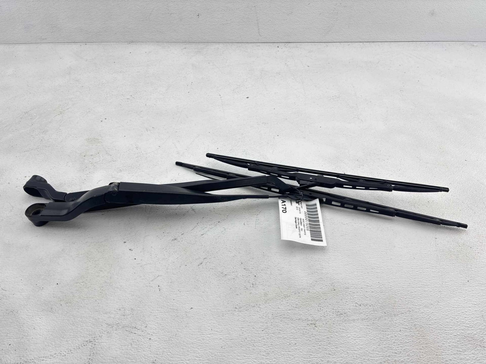 2013-2019 Cadillac ATS Front Right & Left Windshield Wiper Arm OEM