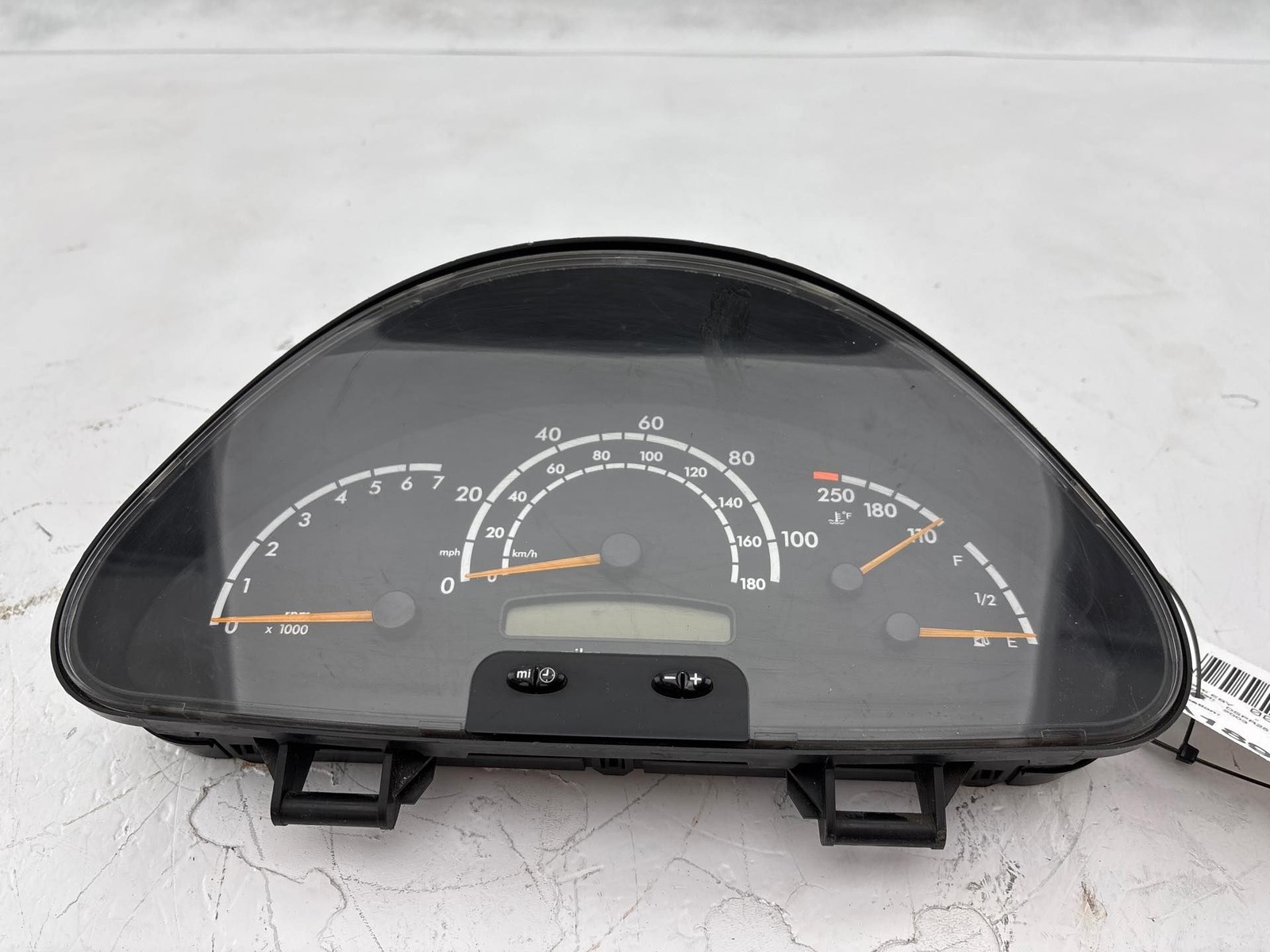 2002-2006 Dodge Mercedes Sprinter Van Dashboard Speedometer Instrument Cluster