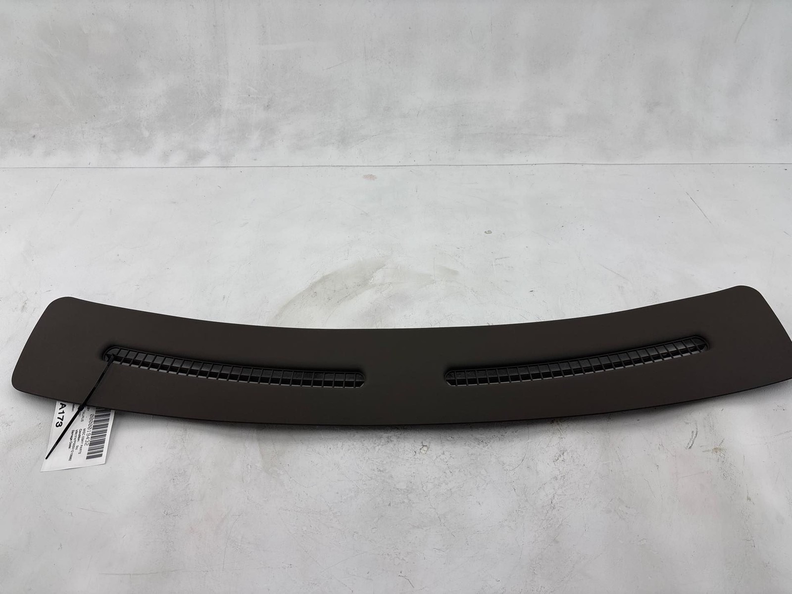 2000-2007 Ford Taurus Dash Upper Defroster Grille Cover Panel OEM