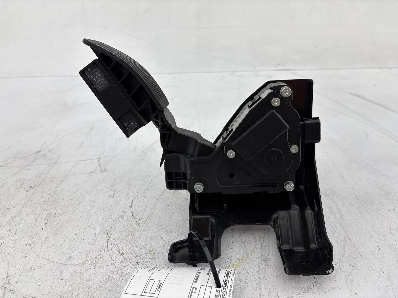 2016 - 2019 INFINITI QX60 GAS PEDAL ACTUATOR WITH TRAVEL SENSOR ASSEMBLY OEM