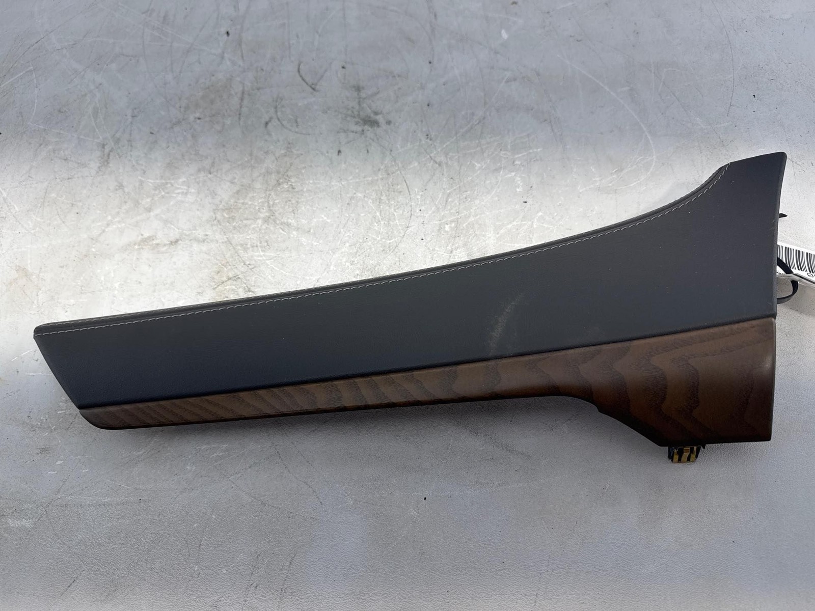 2015-2020 GMC YUKON XL FRONT RIGHT DASHBOARD TRIM WOOD BEZEL OEM 84075616