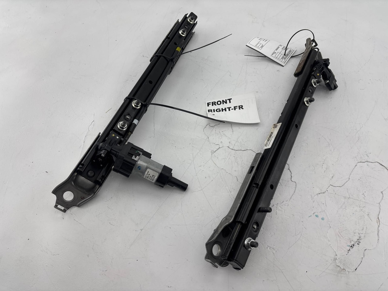 2019 - 2020 Infiniti Q50 Front Right Seat Track Frame Rail W/ Motor OEM
