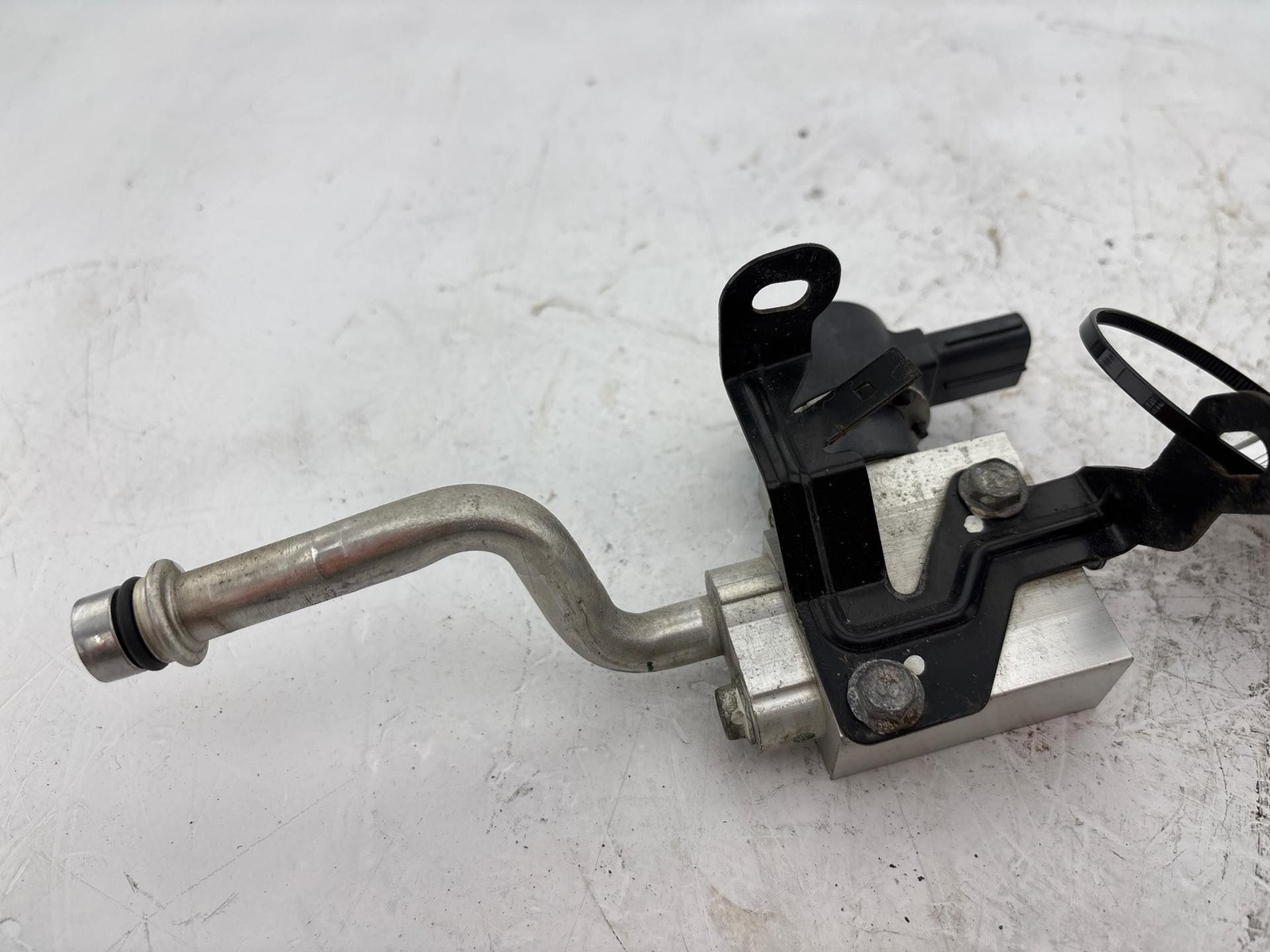 2017-2022 Toyota Prius Prime Ac A/C Air Conditioning Expansion Valve OEM