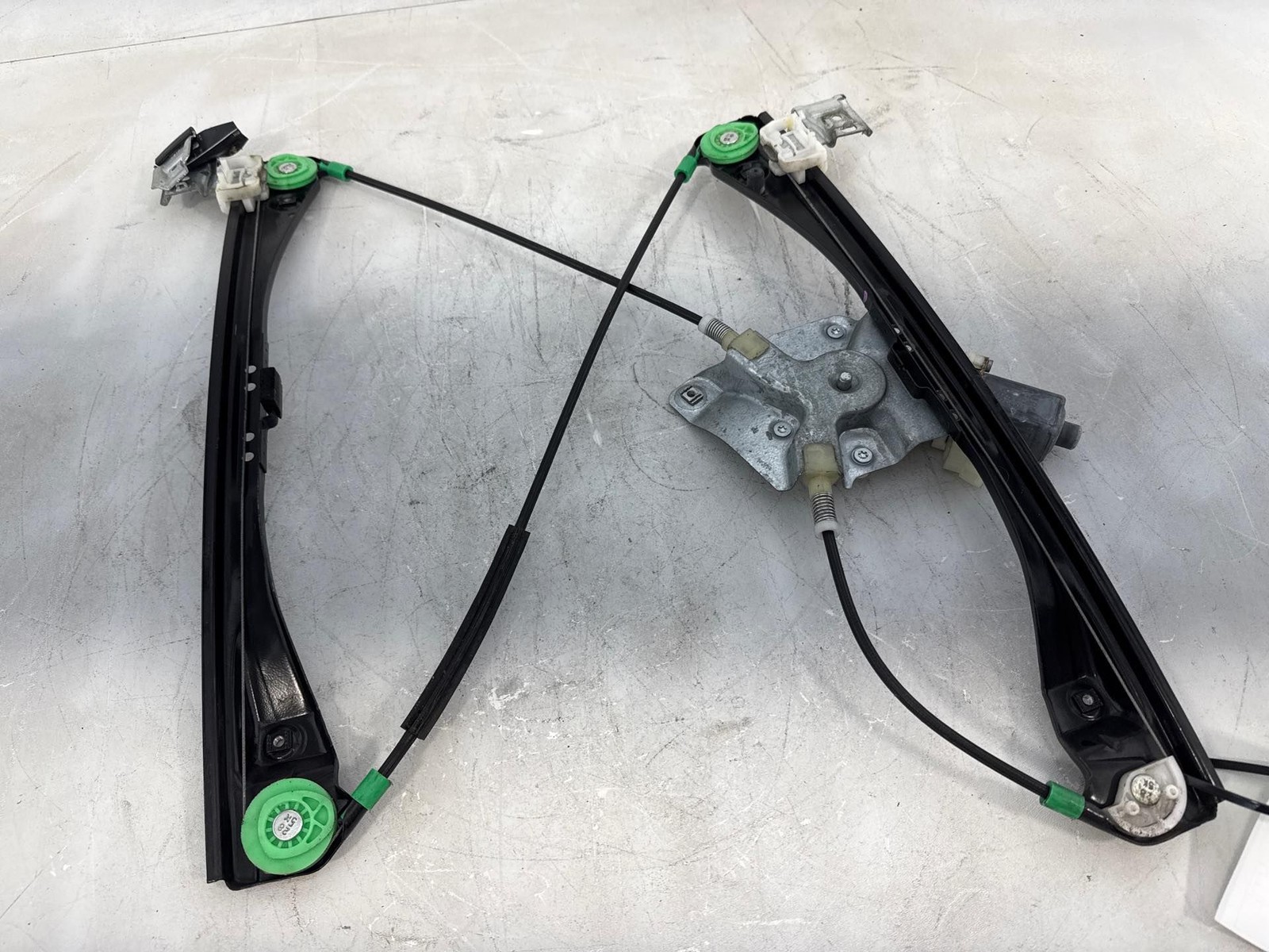 2004-2008 Chevrolet Malibu Front Right Passenger Side Door Window Regulator