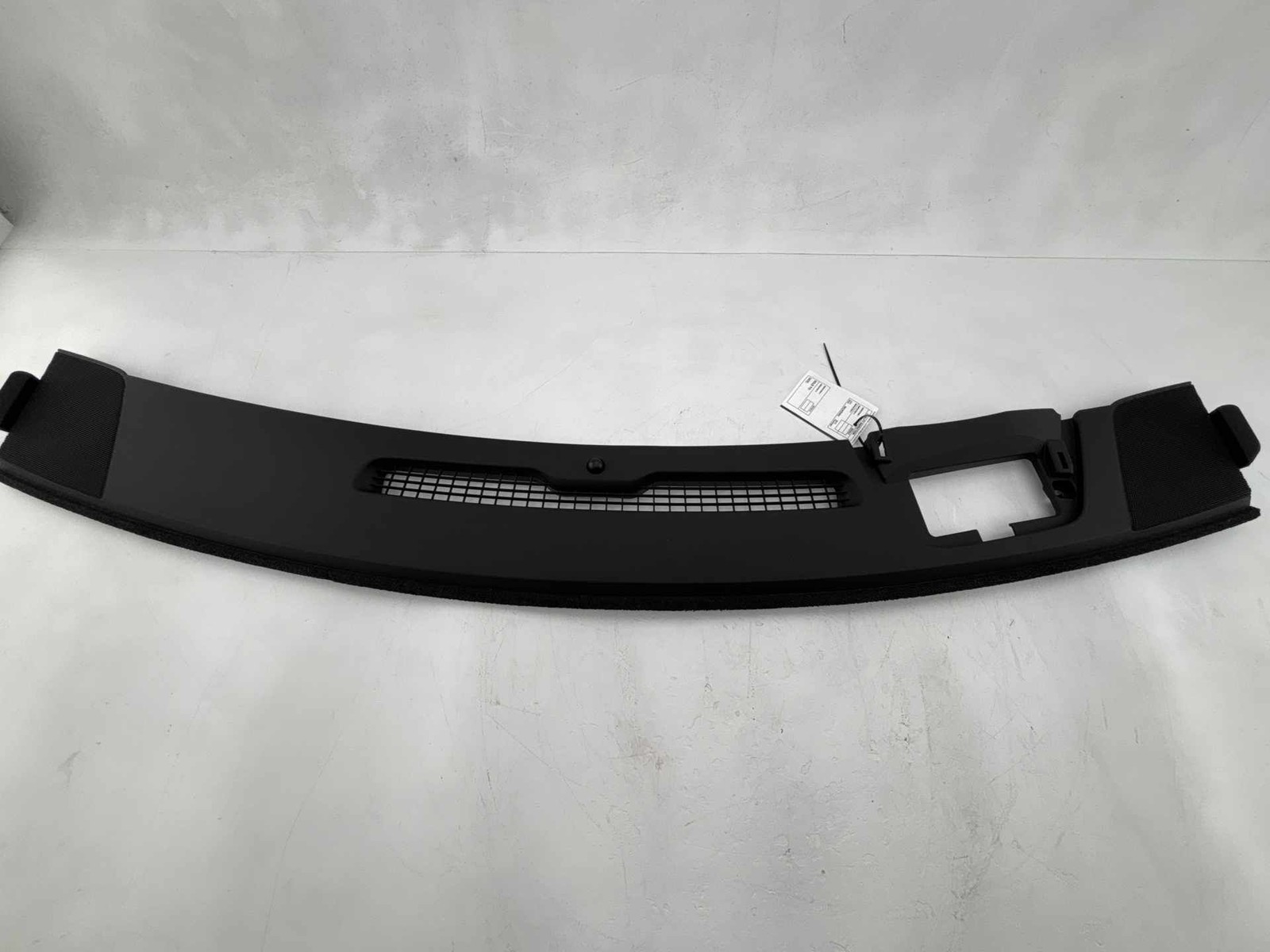 2015 - 2020 Chevrolet Tahoe Dash Defrost Vent Grill Trim Cover Panel OEM