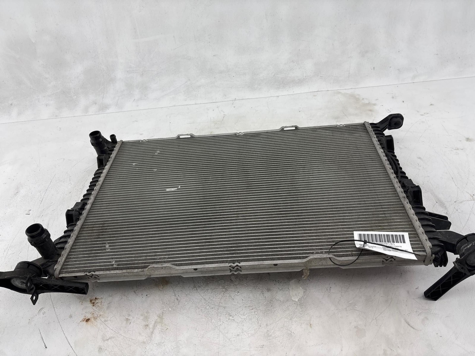 2009 - 2018 Audi Q3 Q5 A4 Engine Coolant Cooling Radiator OEM