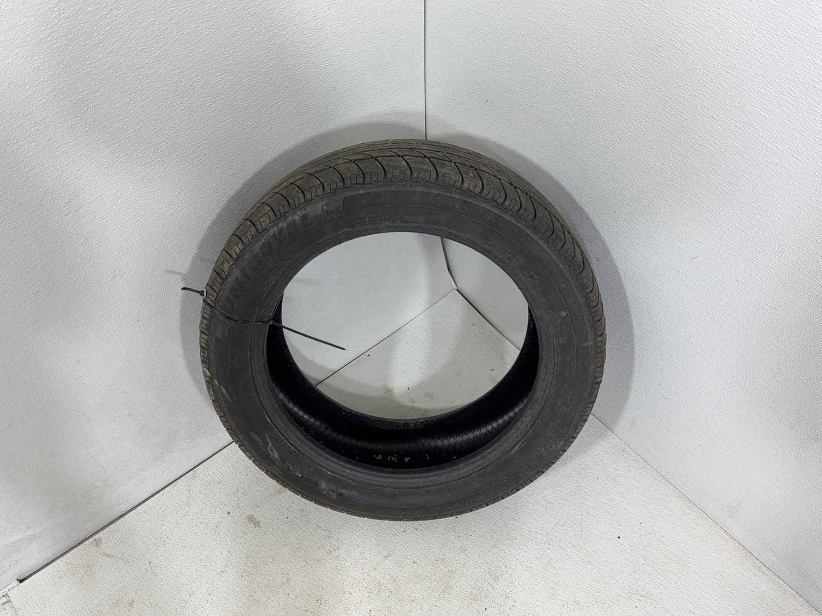 Uniroyal Tiger Paw Touring A/S Used Tire 235/55 R20 102H M+S 10/32
