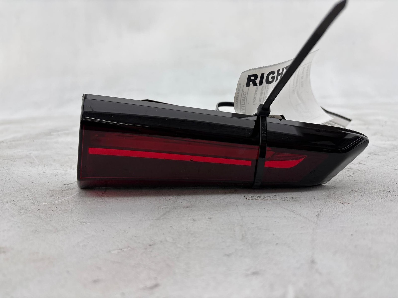 2019-2021 Cadillac XT4 Rear Right Tail Gate Light Lamp OEM 84522863