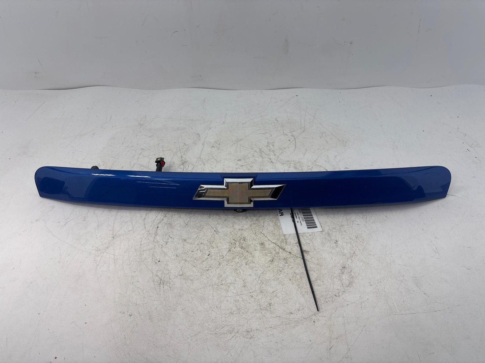 2013-2020 CHEVROLET TRAX LIFTGATE MOLDING APPLIQUE CAMERA BLUE OEM 95911413