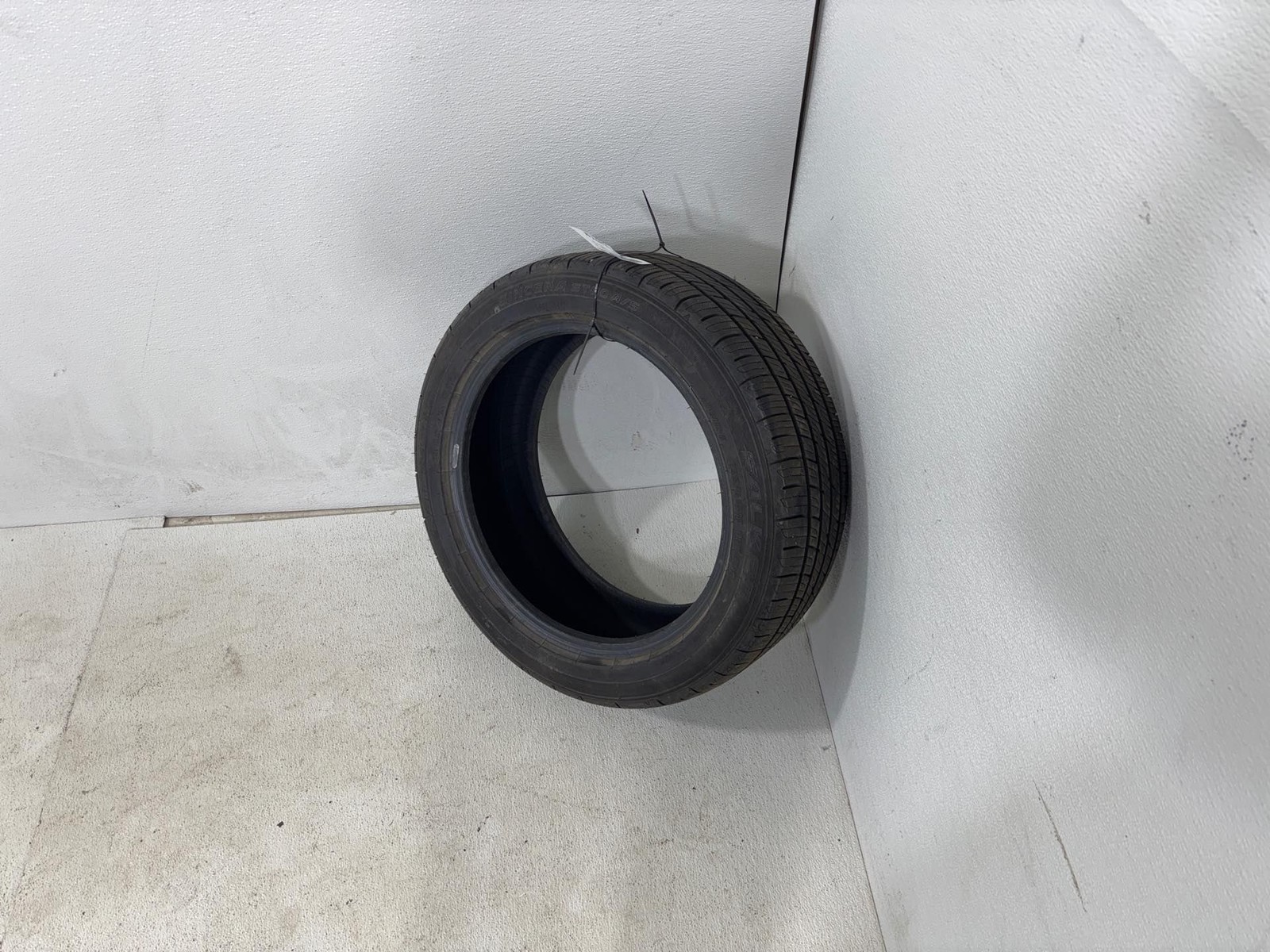 Used 225/50R18 95T FALKEN SINCERA ST 80 A/S - 10/32