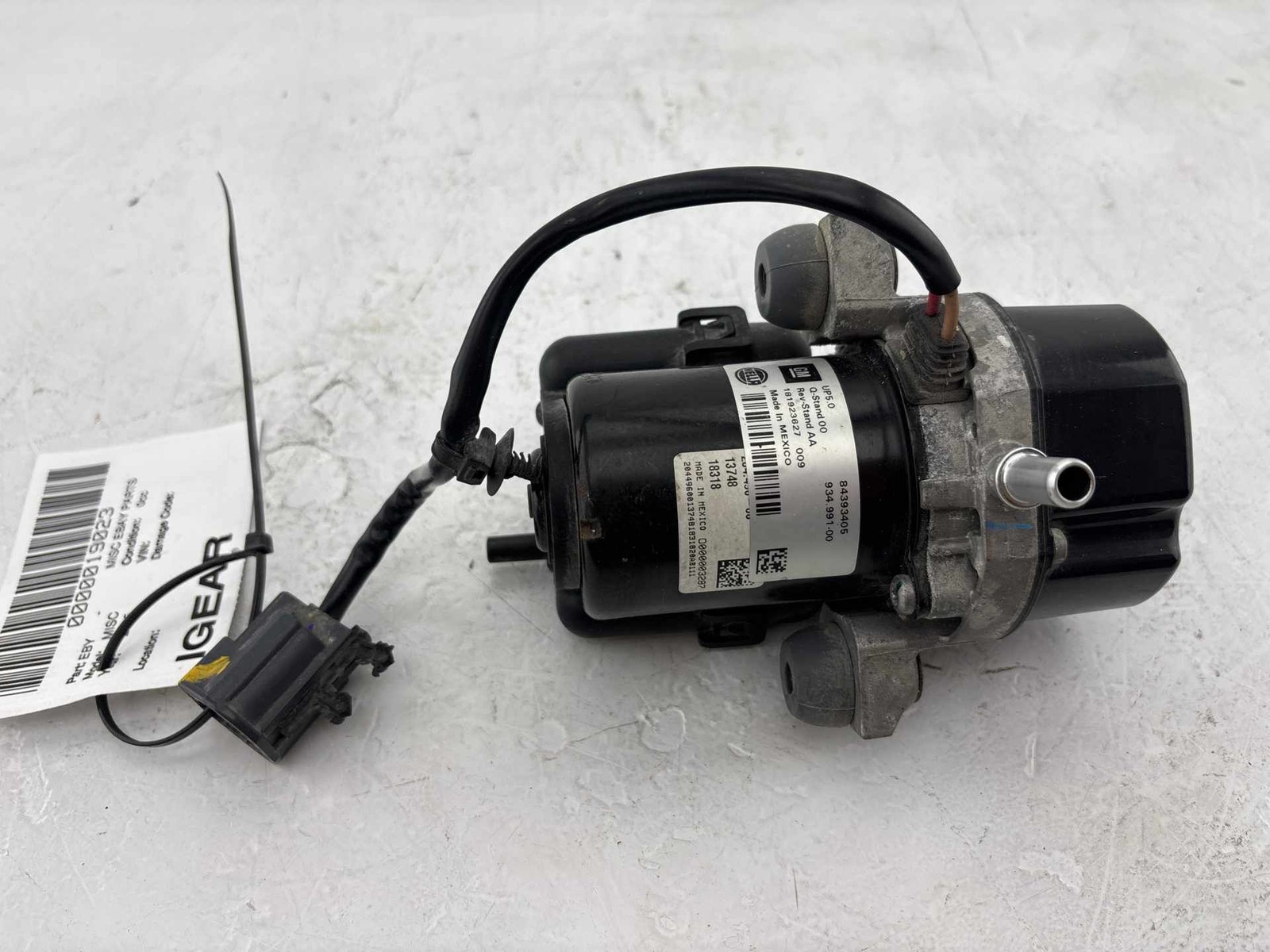 2018-2020 Chevrolet Traverse AWD 3.6L Power Brake Booster Vacuum Pump OEM