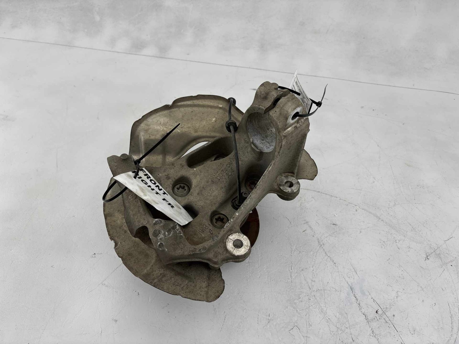 2012 - 2018 BMW 328 F30 RWD Front Right Side Spindle Knuckle & Hub OEM