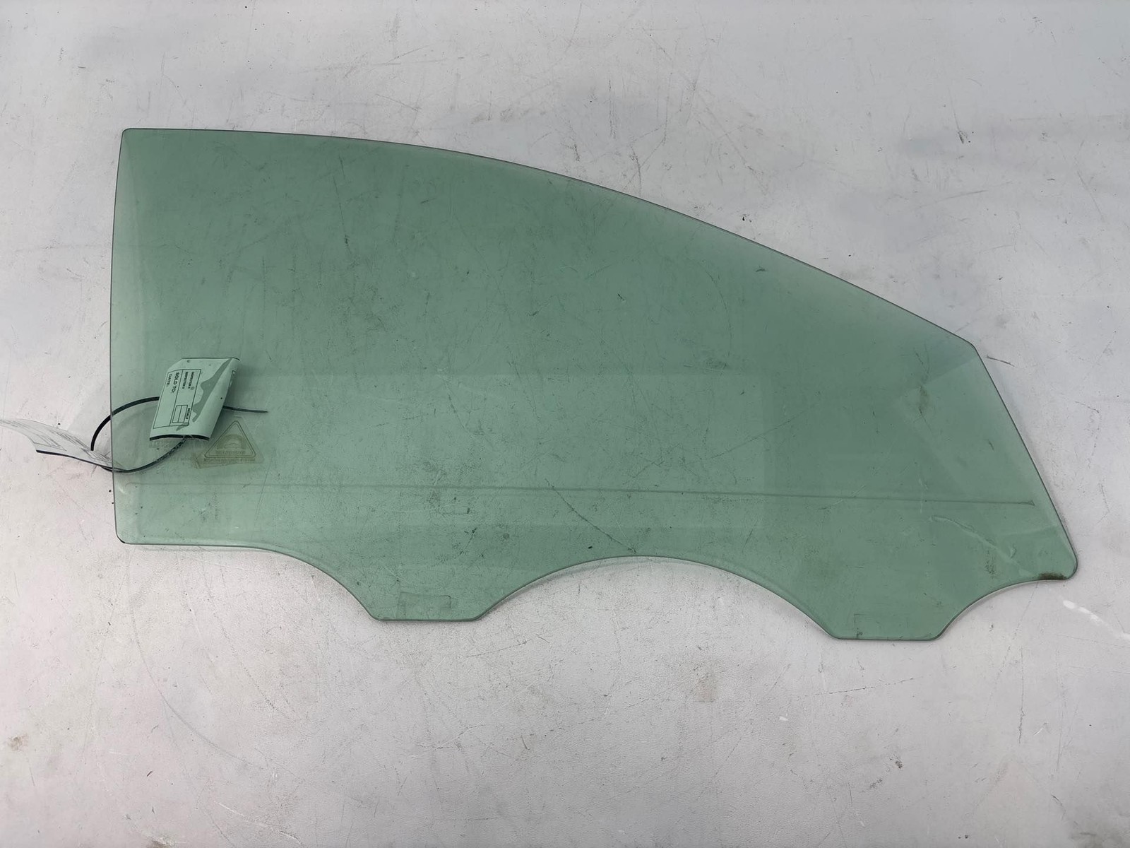 2006 - 2010 HYUNDAI SONATA FRONT RIGHT PASSENGER SIDE DOOR WINDOW GLASS OEM