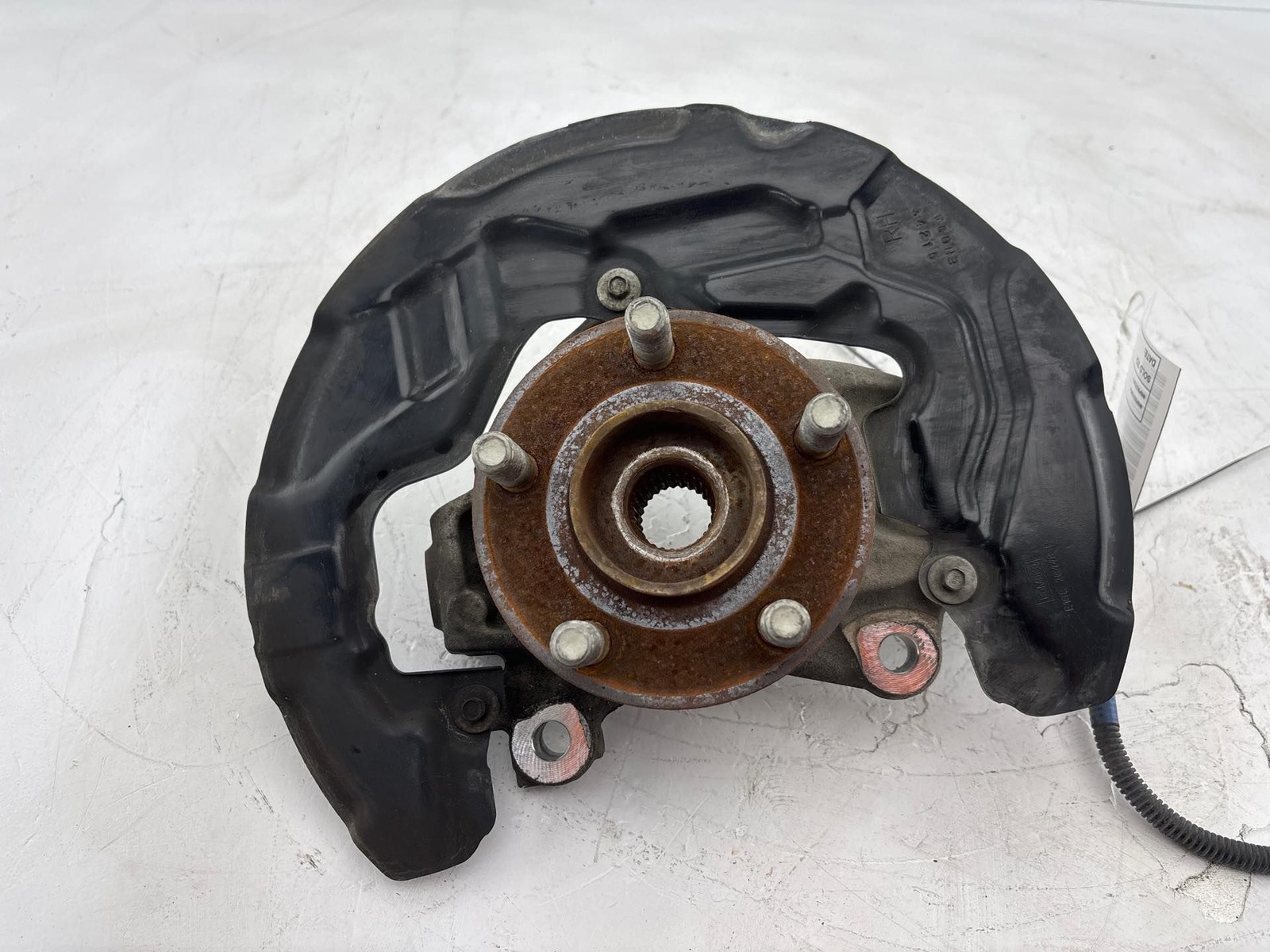 2016-2018 Lincoln MKX Front Right Spindle Knuckle Hub OEM