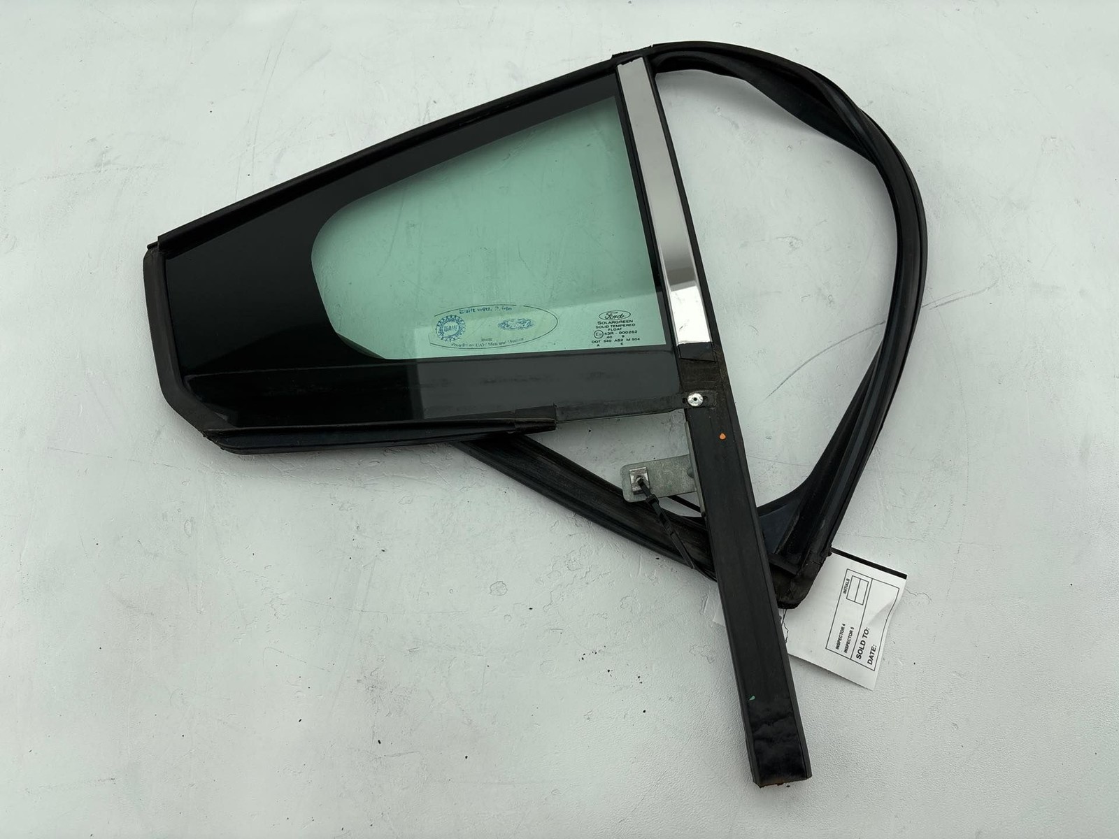 2010-2019 FORD TAURUS REAR RIGHT DOOR VENT WINDOW GLASS W/ RUN CHANNEL OEM.