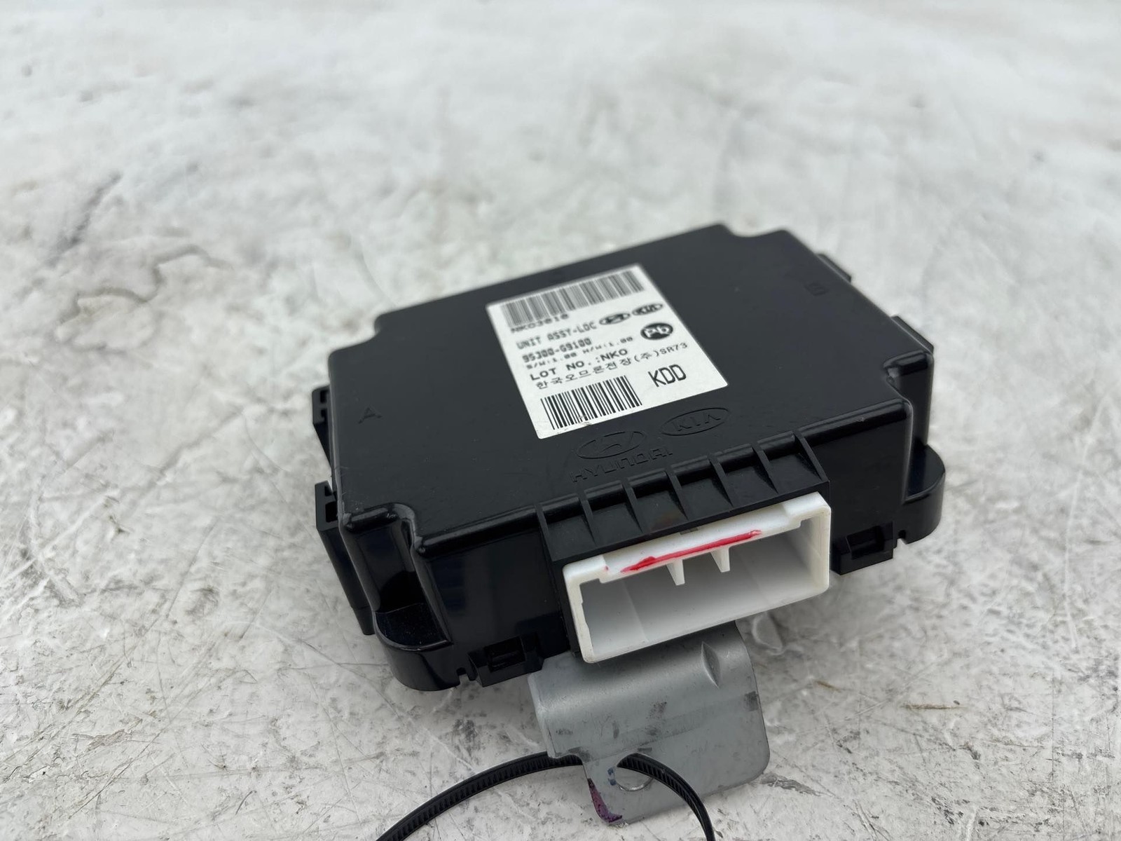 2019-2022 Genesis G70 Power Converter Control Module OEM 95300-G9100