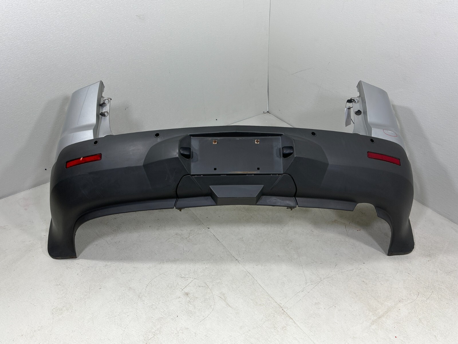 2009-2012 Chevy Traverse Rear Bumper Cover Silver (636R) Oem