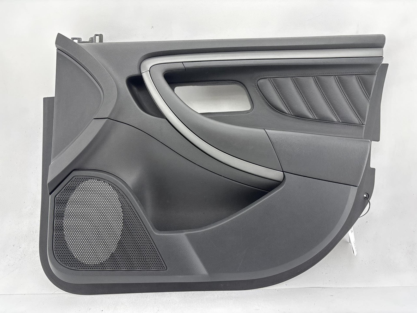 2013-2019 Ford Taurus Front Right Side Interior Door Panel Oem O6019