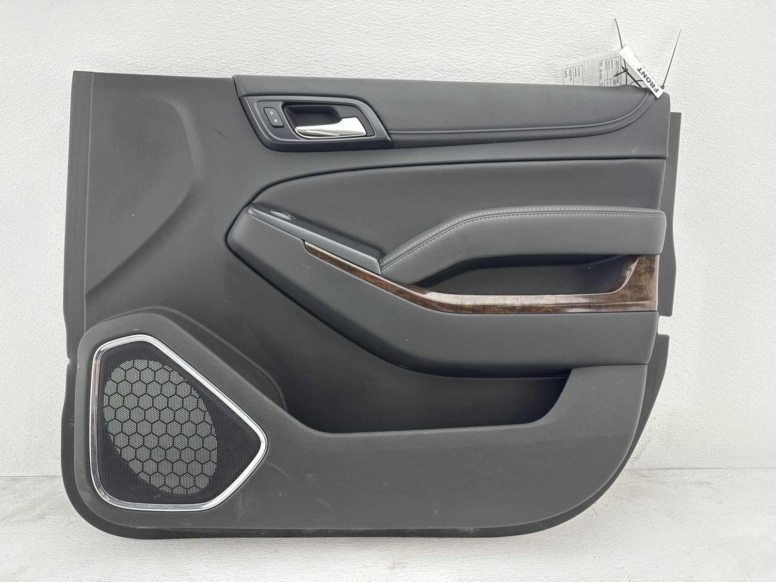 2015-2020 Chevrolet Tahoe Front Right Side Interior Door Trim Panel Oem