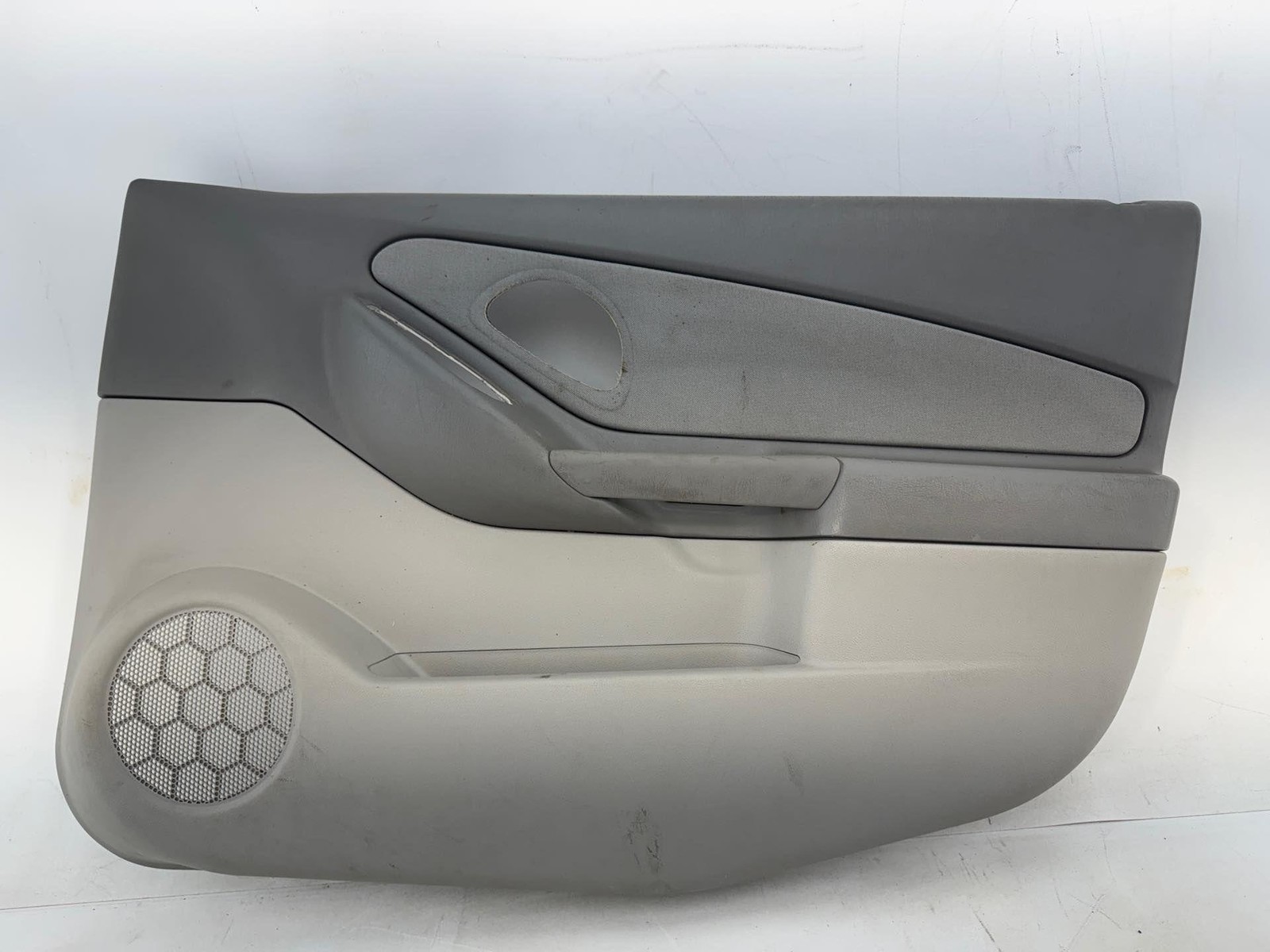 2004-2005 Chevrolet Malibu Front Right Passenger Door Panel Trim Cover