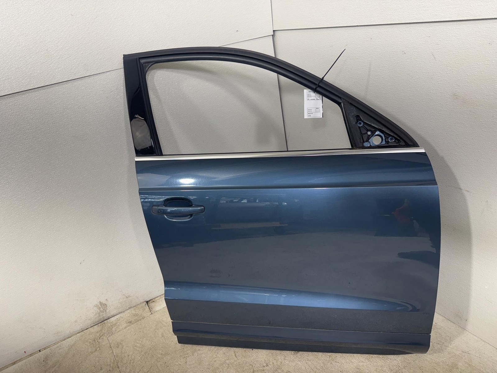 2015 - 2018 Audi Q3 Front Right Passenger Side Door Shell Cover Panel Oem