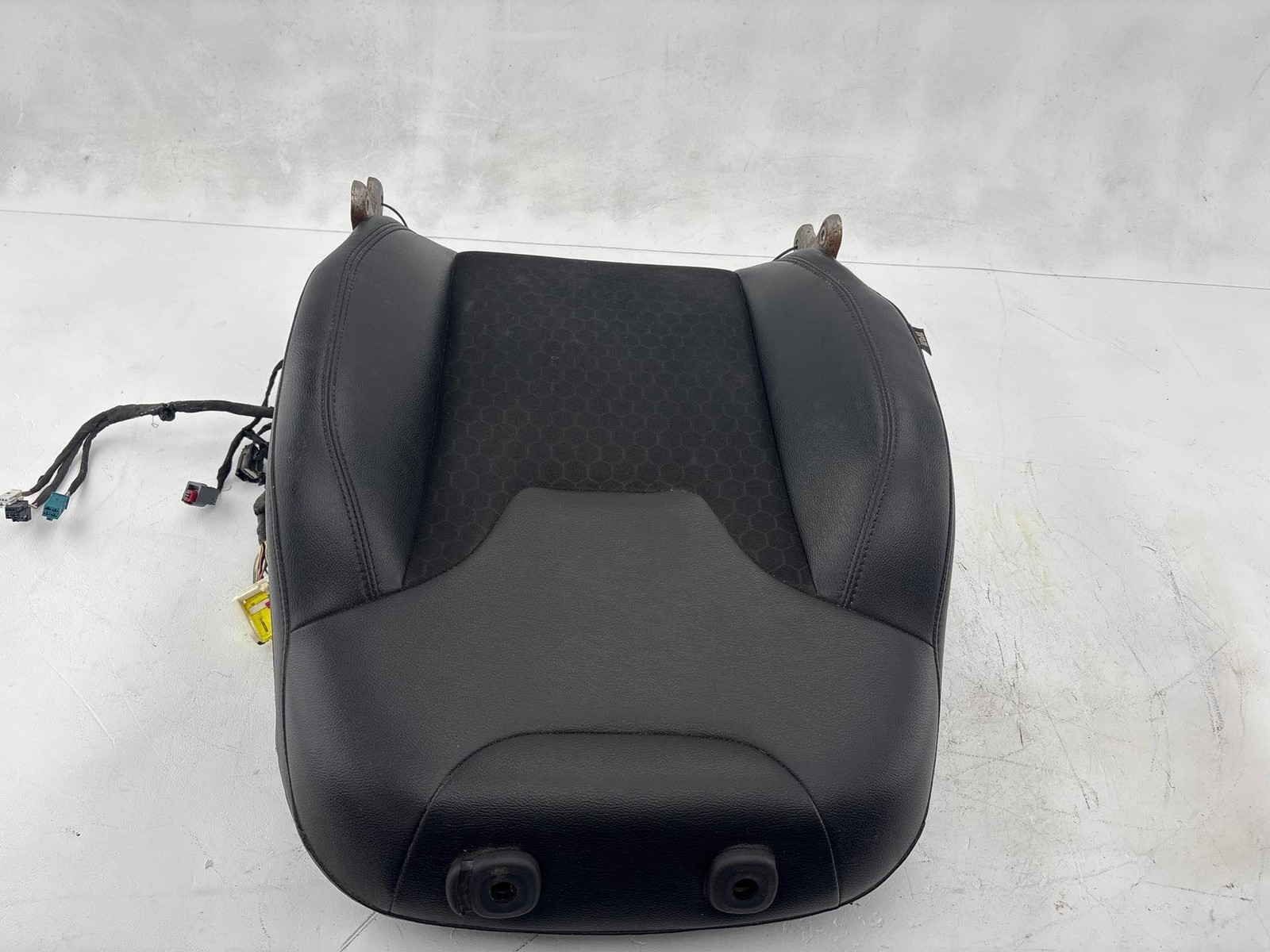 2017-2024 Jeep Compass Front Right Upper Seat Cushion Oem